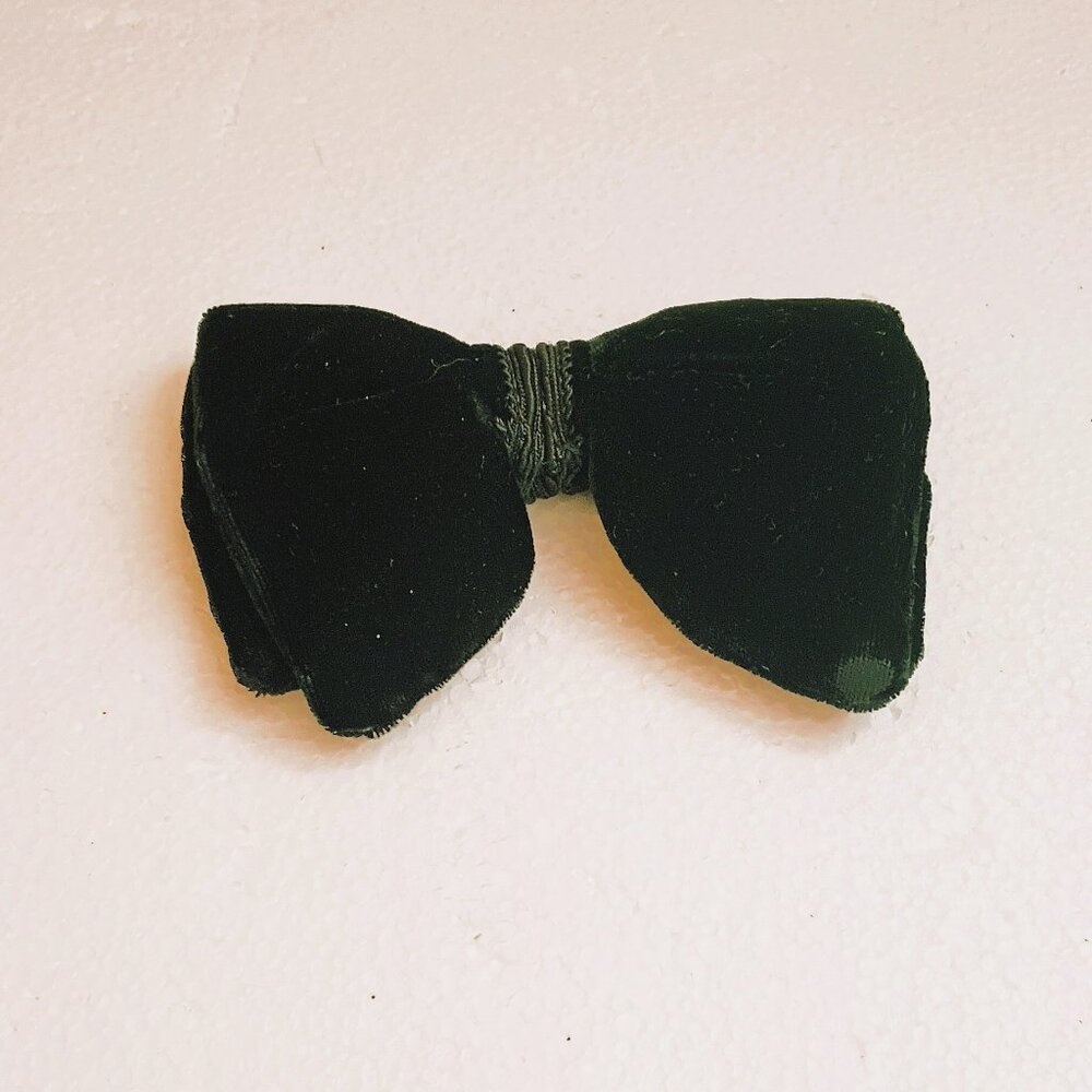 Ormond Black Velvet Bow Tie 5” Wide Mans Vintage Rust Resistant Clip On
